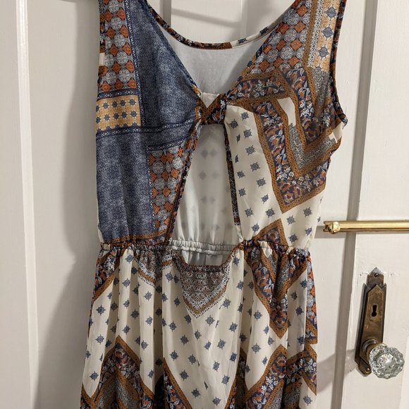 Divided Pattern Dress - Picture 5 of 6